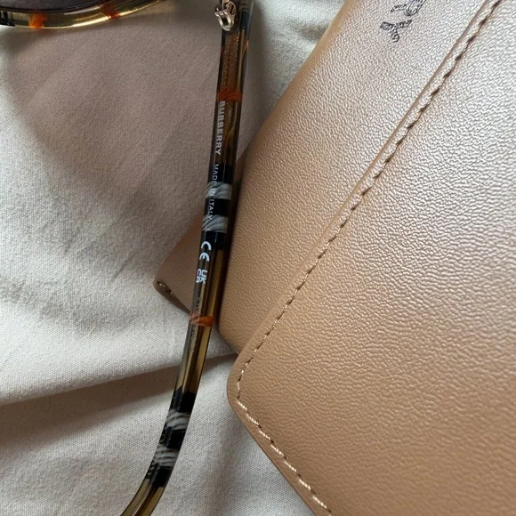 Burberry 55mm Phantos Sunglasses - Picture 8 of 10